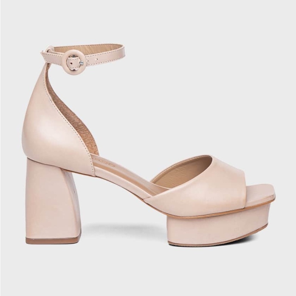Bernardo Raleigh Leather Sandal Color Blush Antique Calf Size 10M
